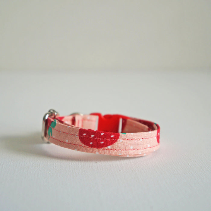 Strawberry Delight Cat Collar