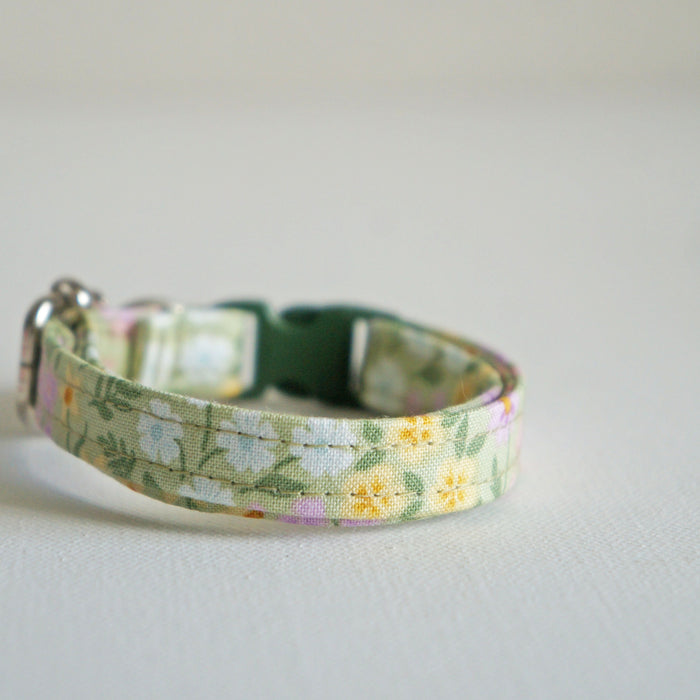 Lilac Garden Cat Collar