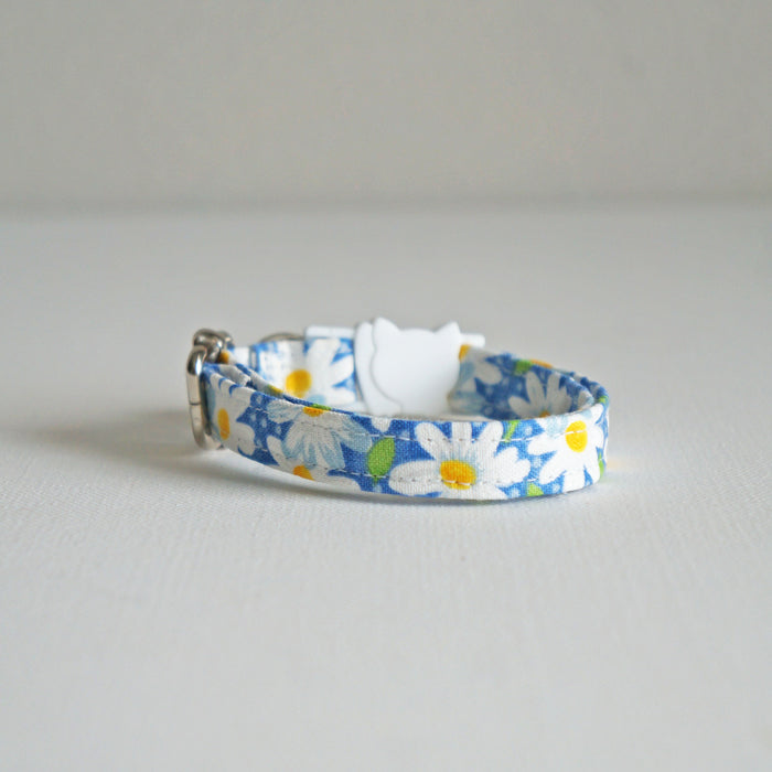 Dark Daisy Cat Collar