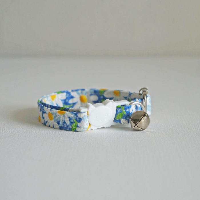 Dark Daisy Cat Collar